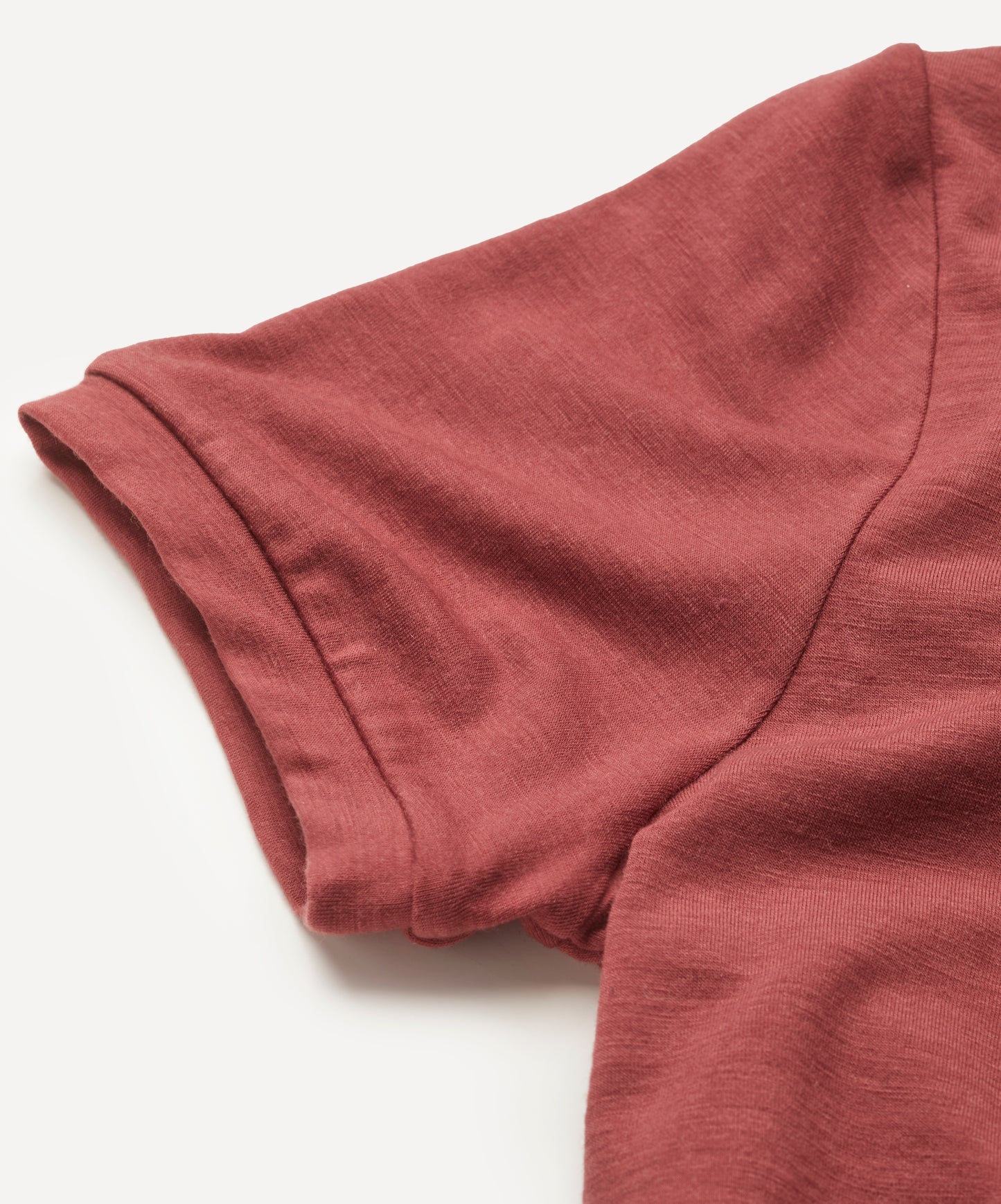 Merino Lightweight T shirt with V Neck in rust red