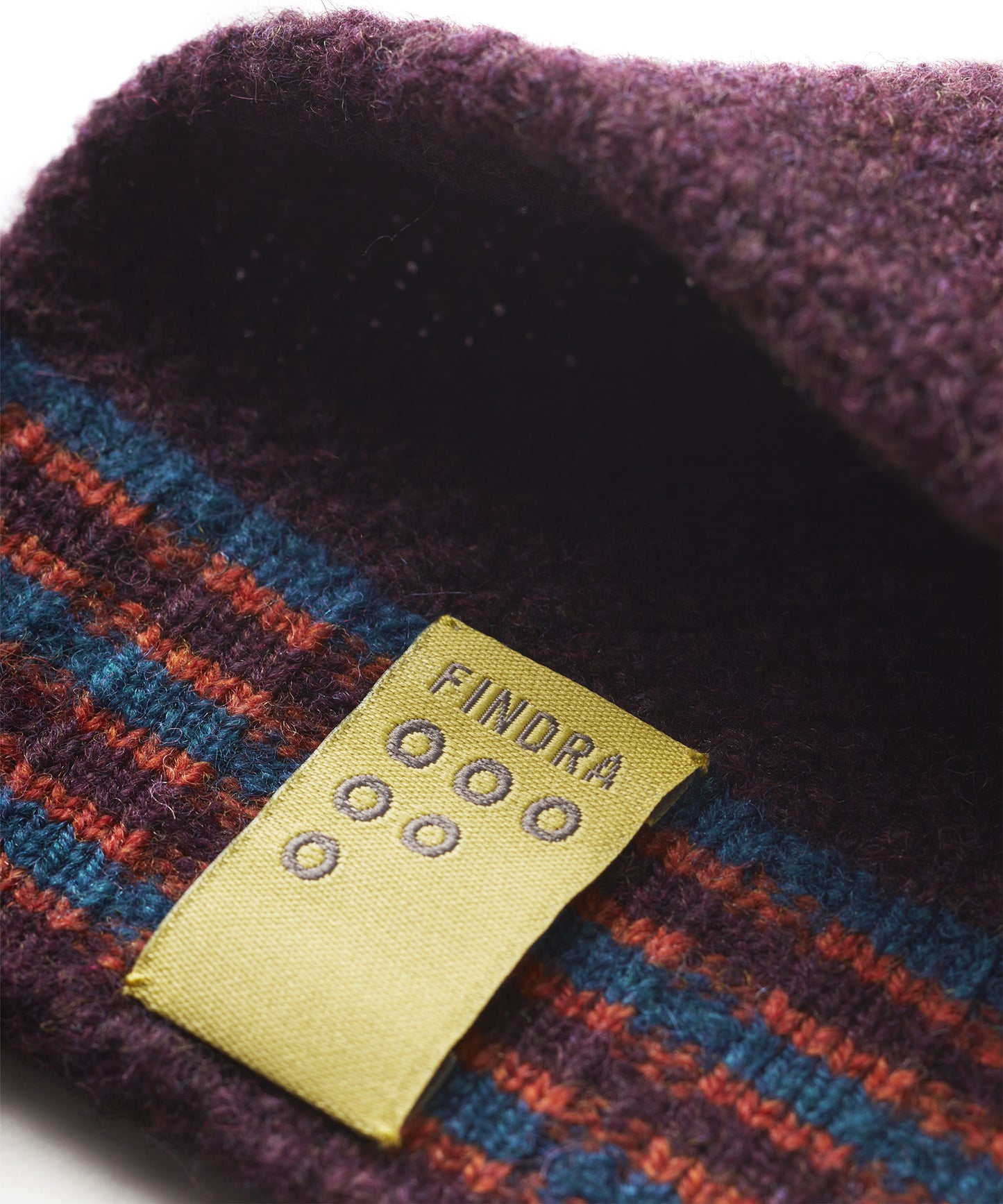 FINDRA Betty Lambswool Beanie Black Grape