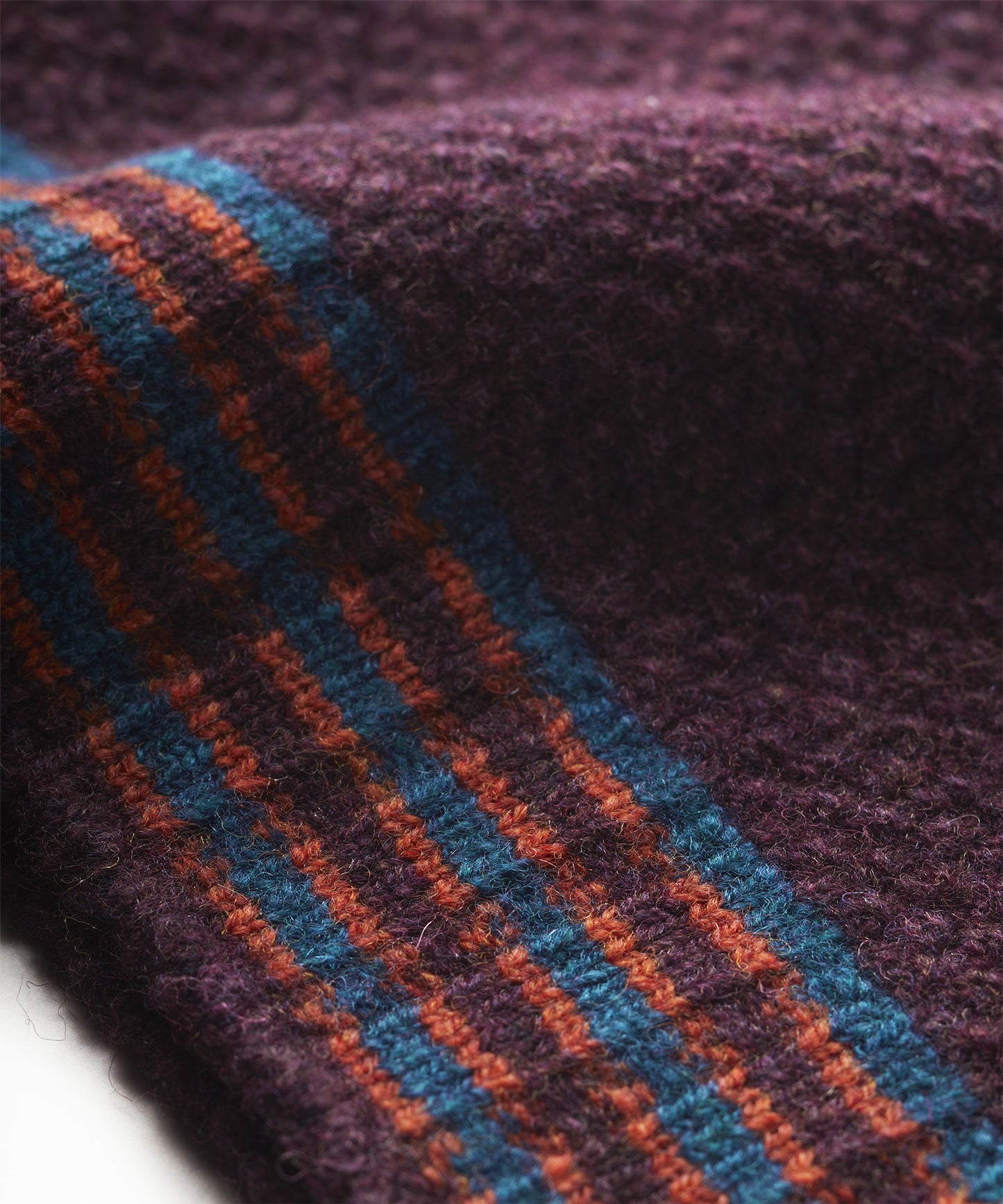 FINDRA Betty Lambswool Beanie Black Grape