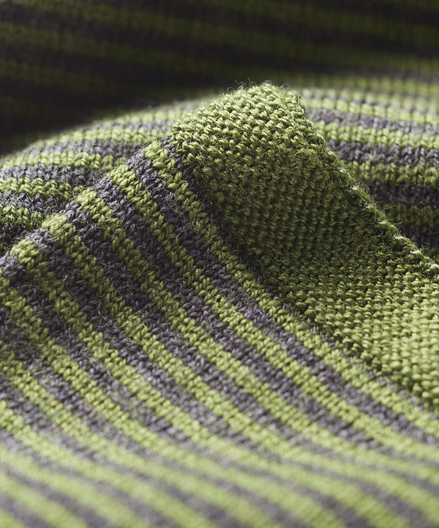 FINDRA Betty Merino Stripe Neck Warmer Moss Green Charcoal Detail