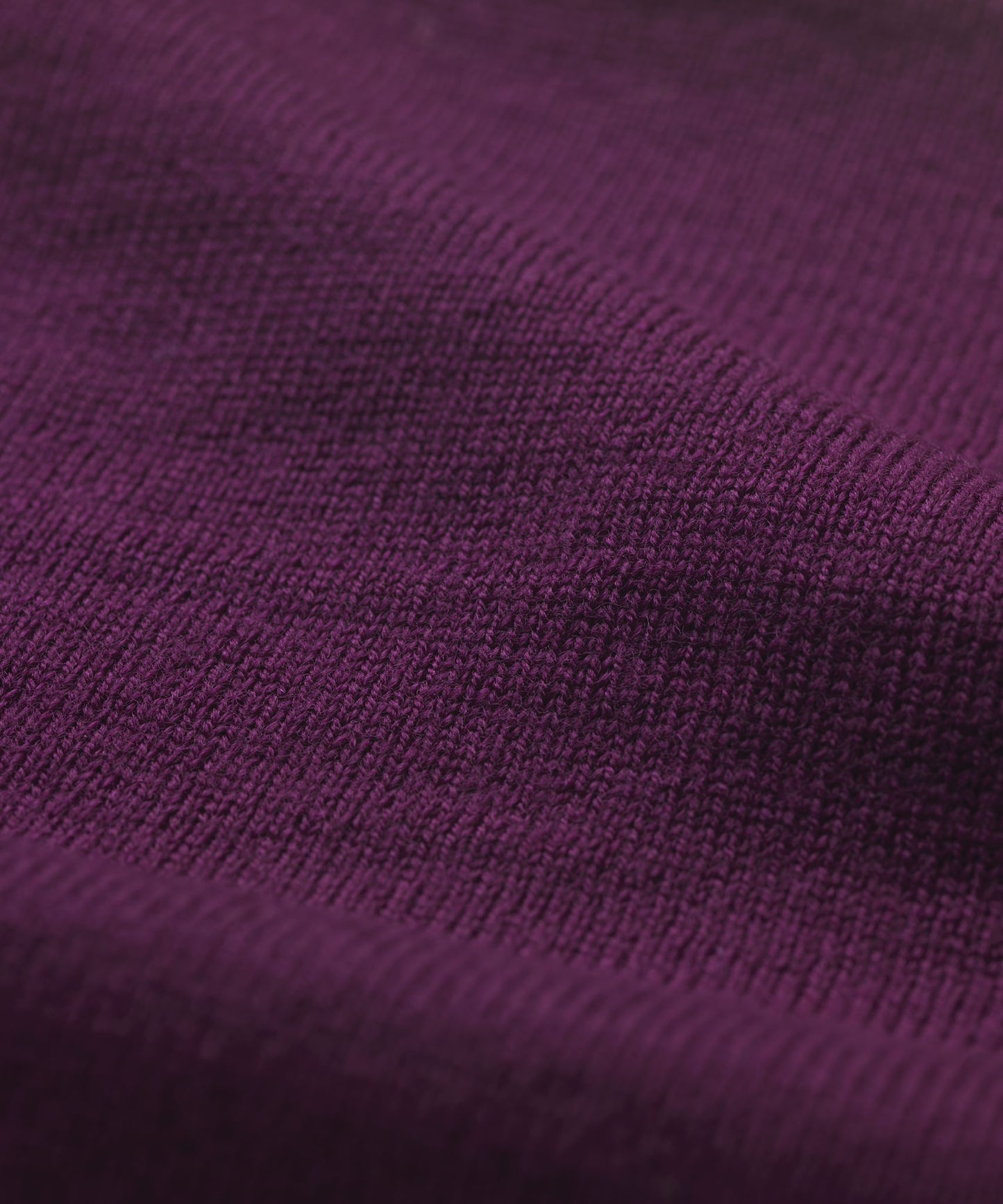 FINDRA Betty Neck Warmer Plain Eggplant Detail