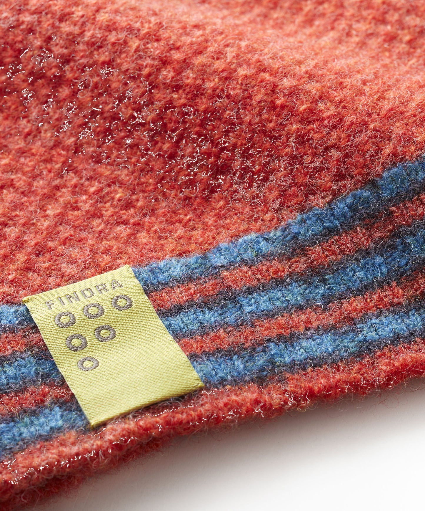FINDRA Betty Lambswool Beanie Inferno Detail