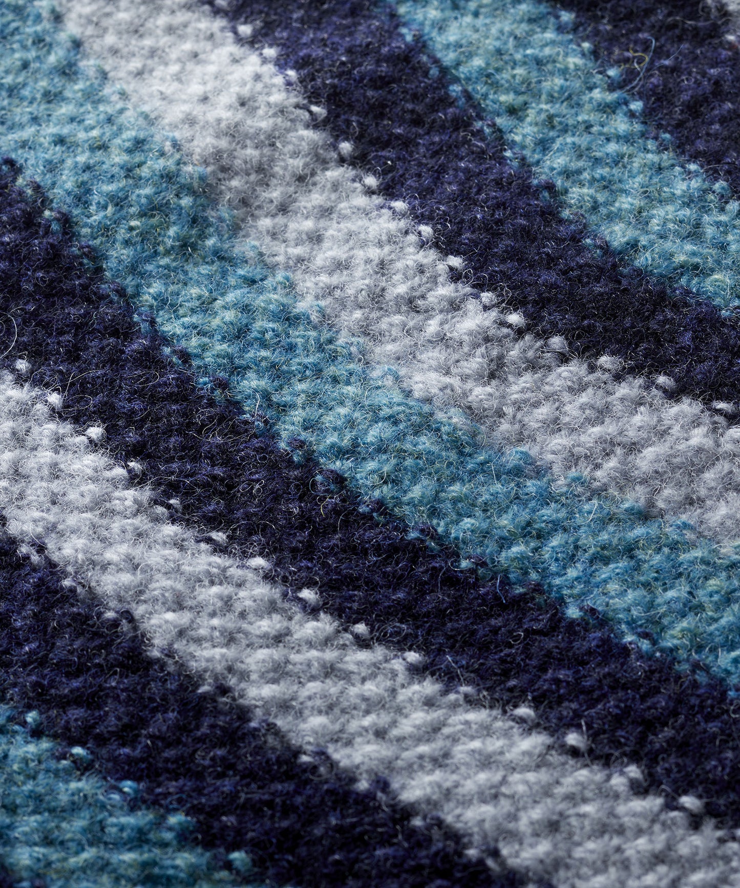FINDRA Betty Stripe Lambswool Beanie Barracuda Detail
