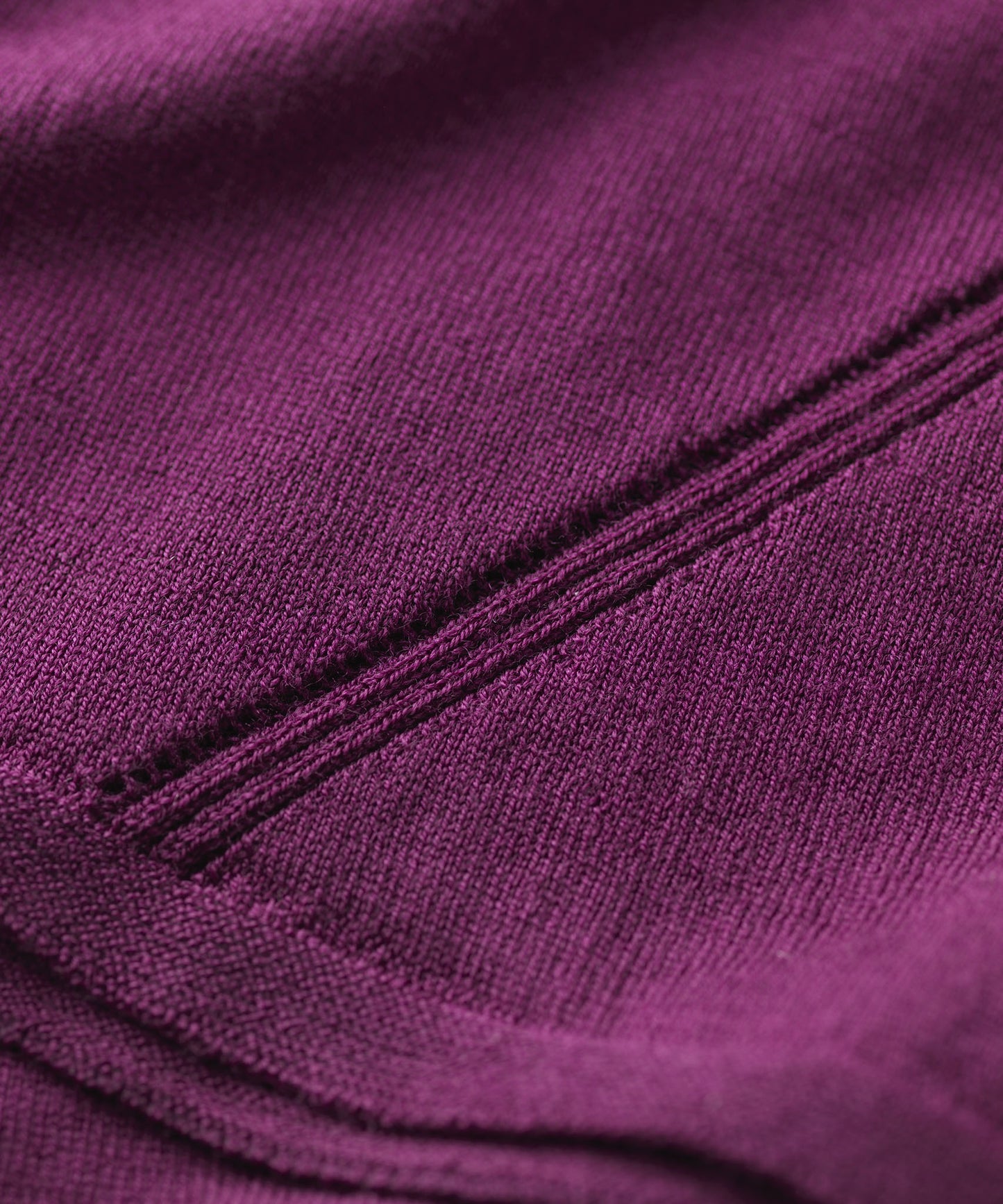 FINDRA Innis Merino Dress Eggplant - stitch detail Seam