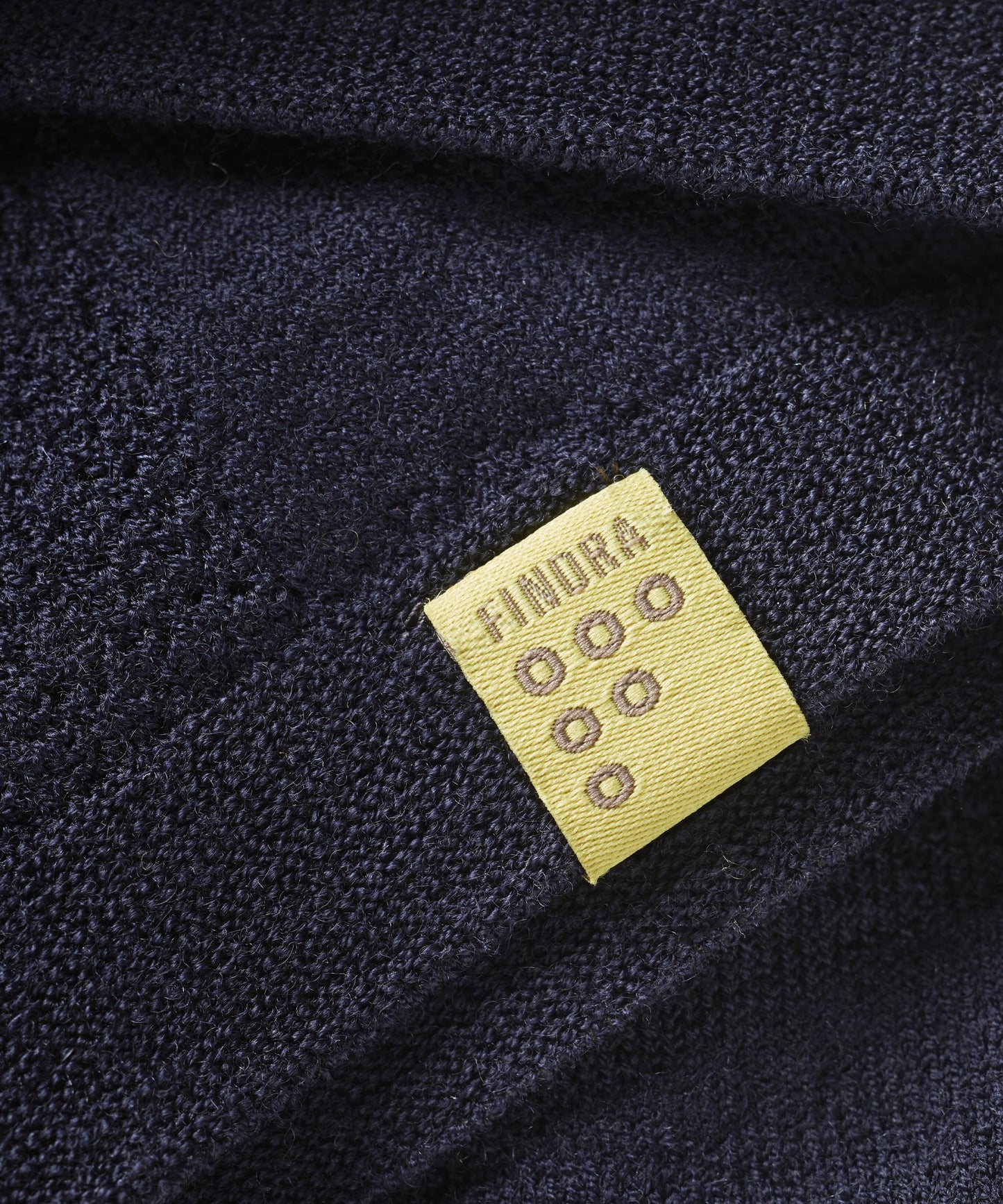 FINDRA Fern Textured Base Layer Dark Navy Label