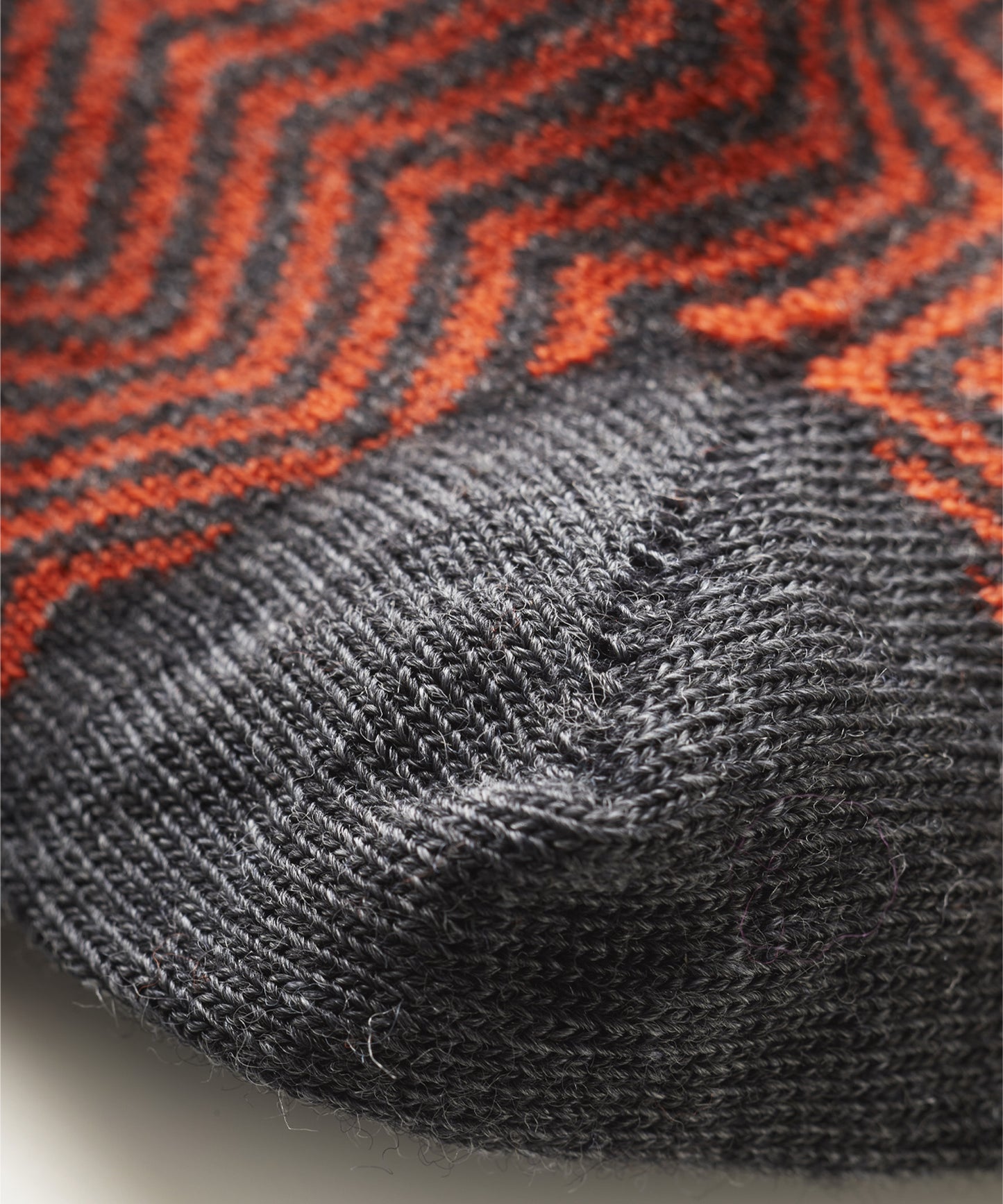 FINDRA Skye Herringbone Merino Socks Coral Heel