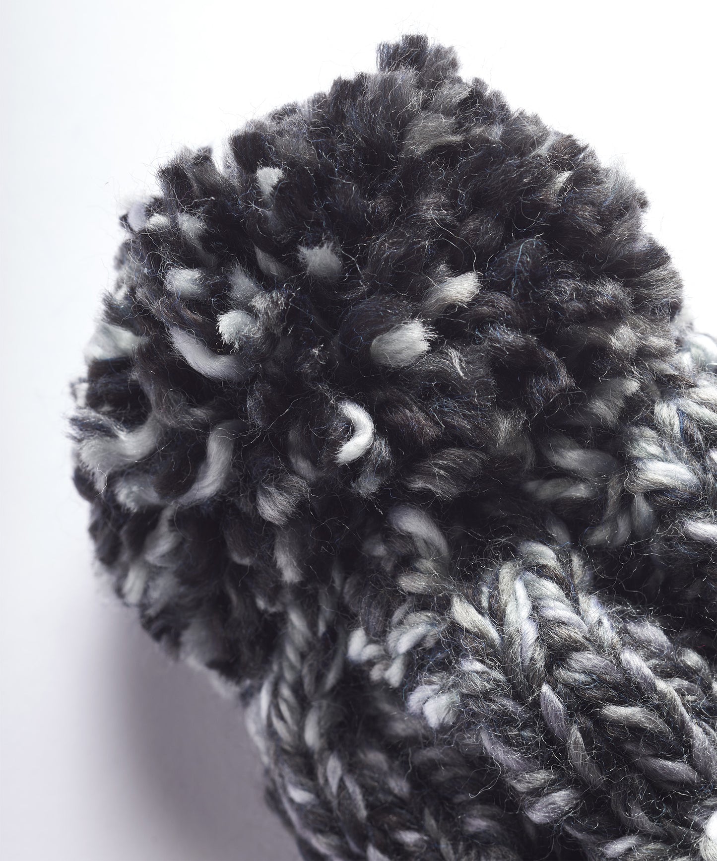 FINDRA Cable Knit Bobble Hat Humbug Bobble