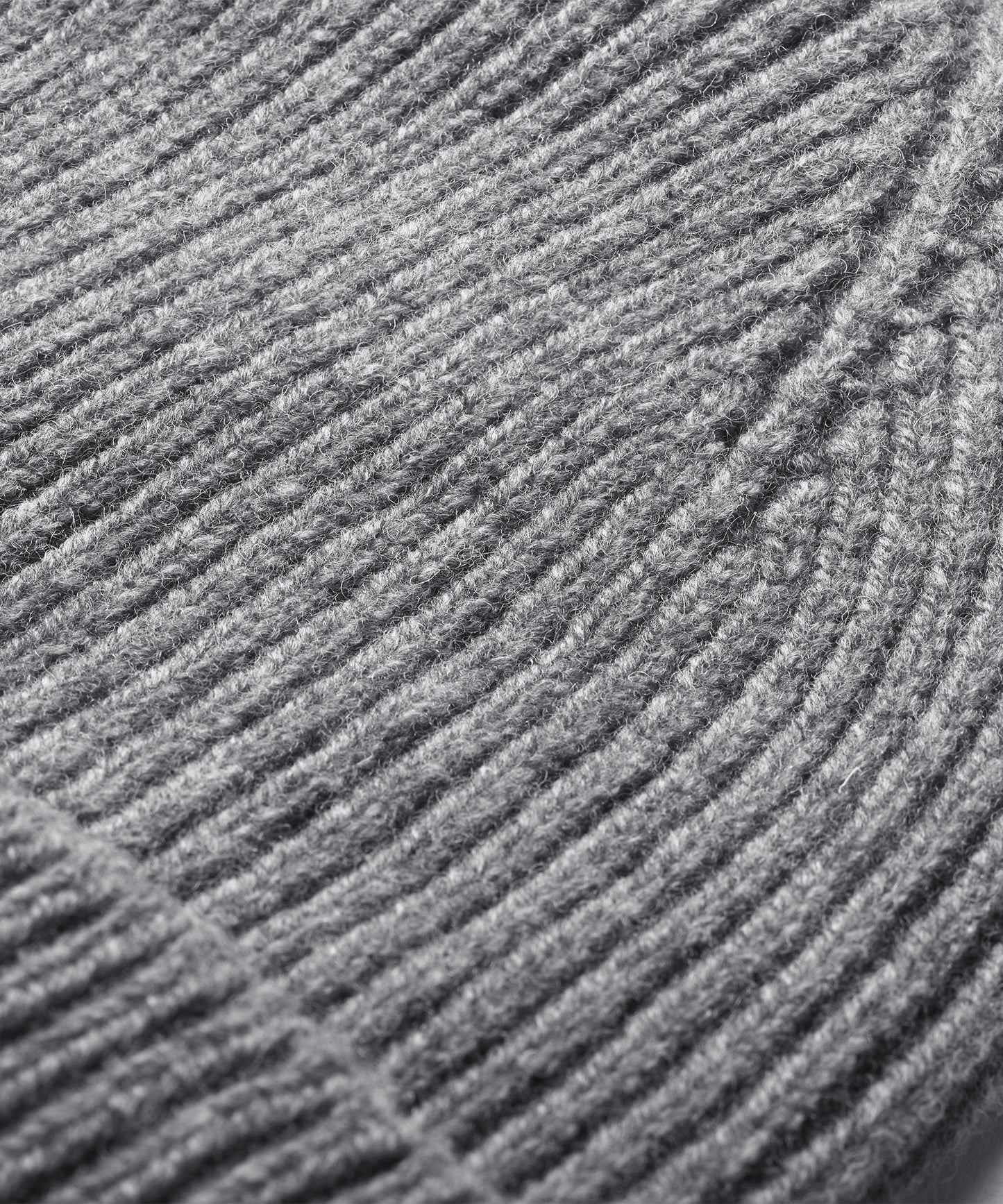FINDRA Tweed Lambswool Beanie Mid Grey Marl Detail