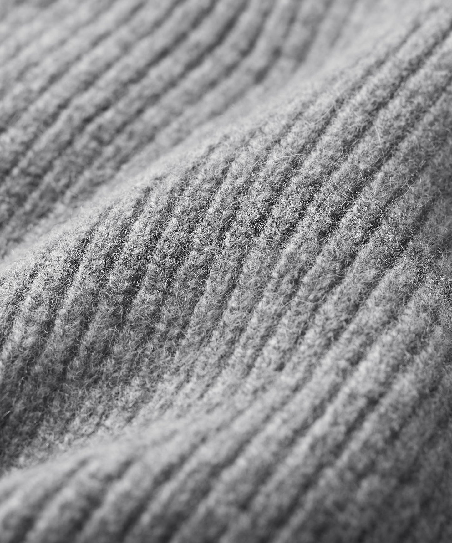 FINDRA Tweed Lambswool Scarf Grey Marl Detail
